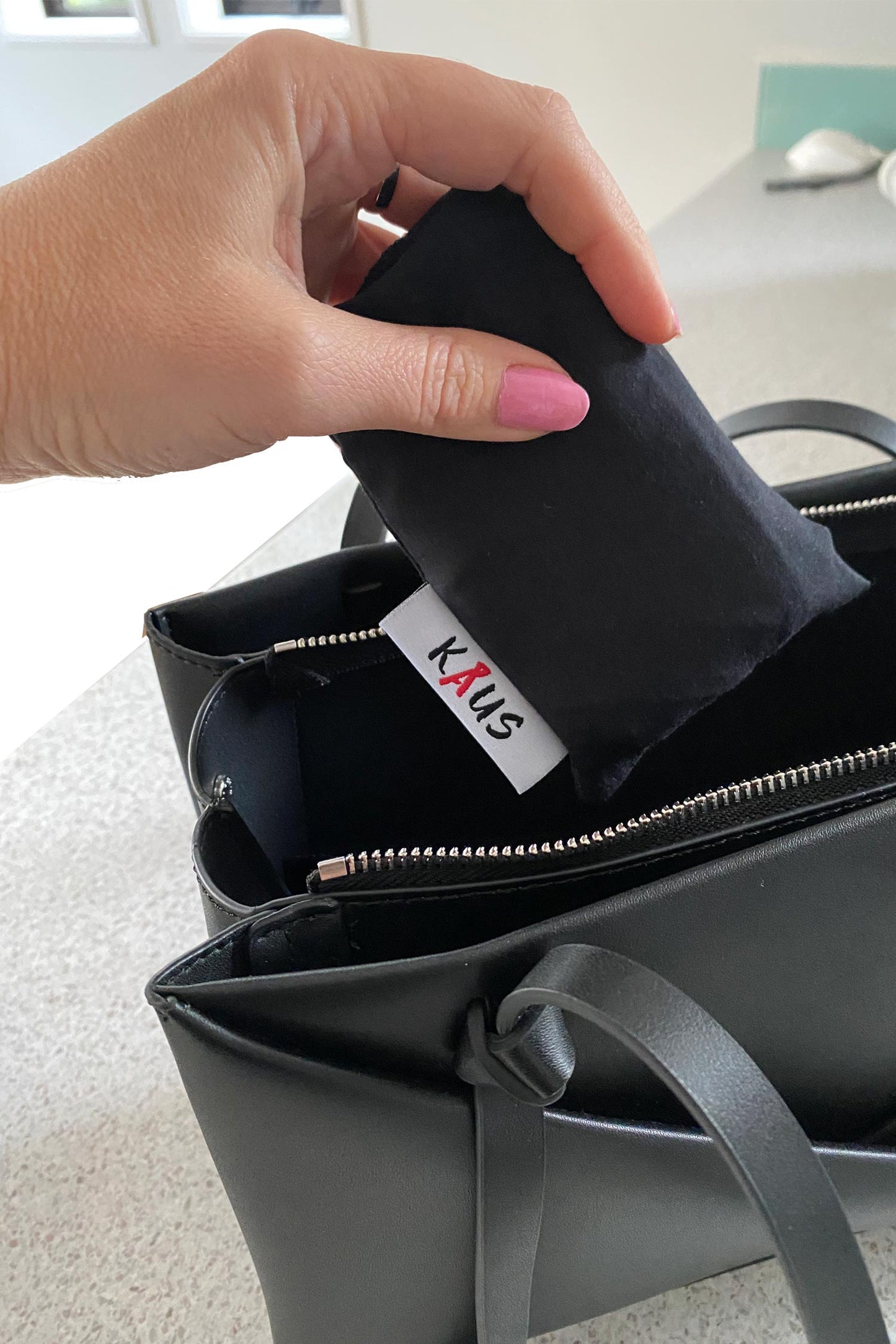 Twist Black Sunhat in a Bag